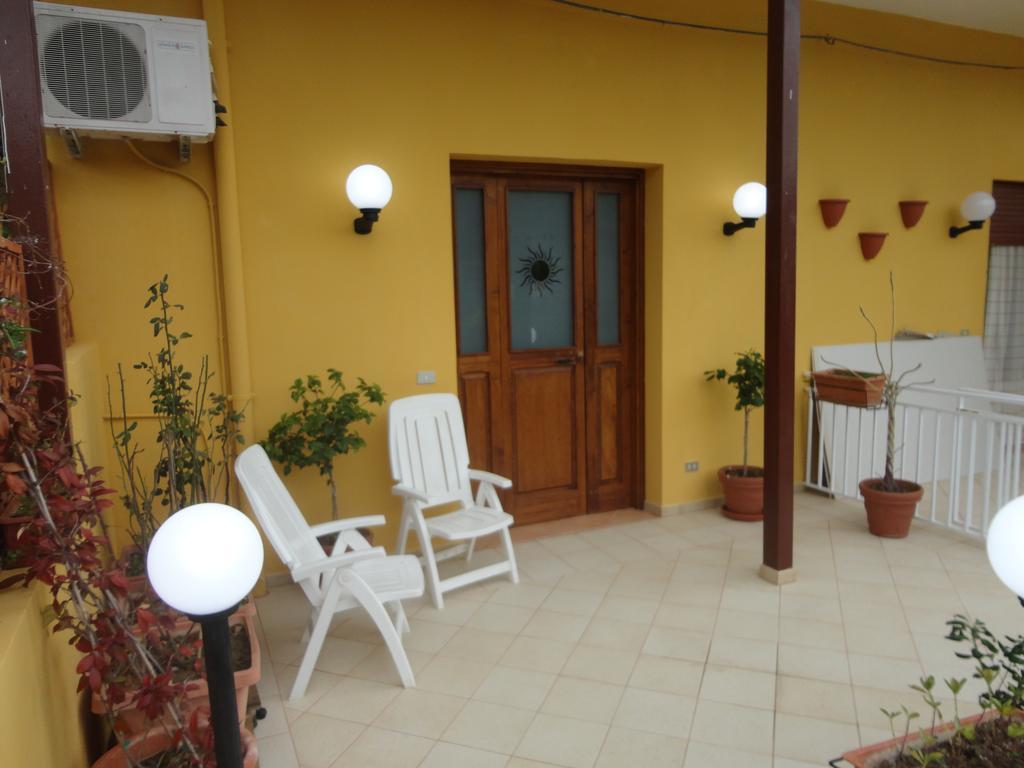 Ferienwohnung Baciati Dal Sole Porto Empedocle Zimmer foto